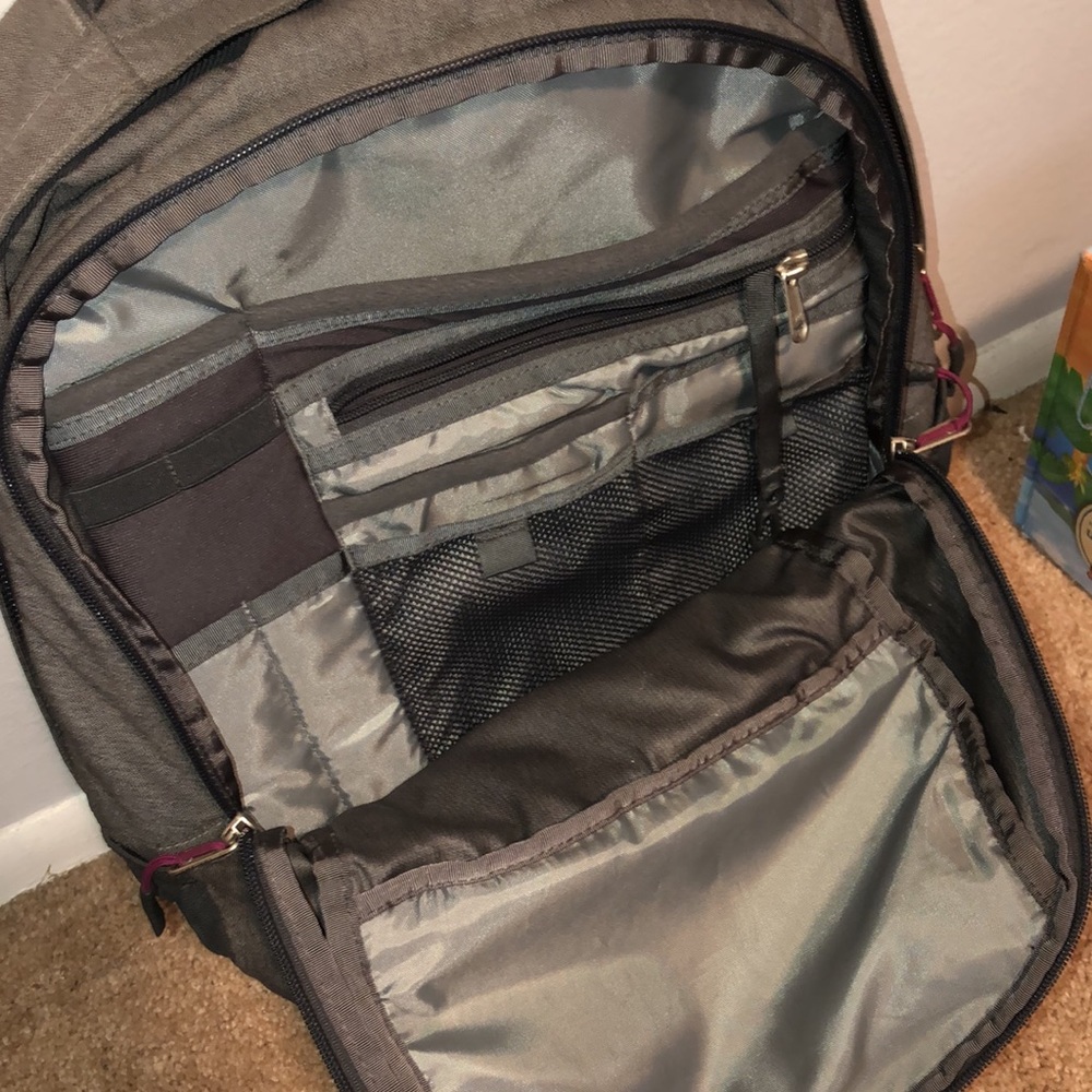 North face back pack - Picture 2 of 6